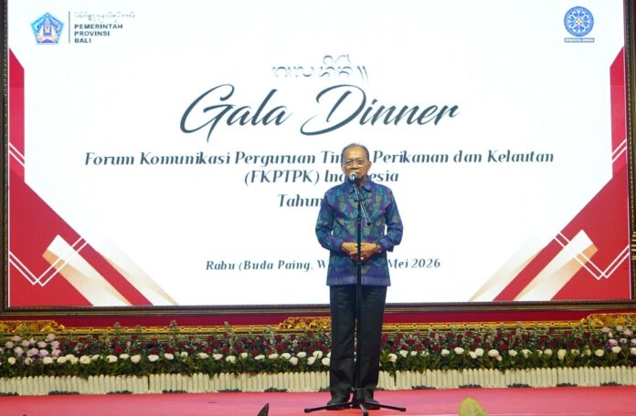 Gubernur Bali, Wayan Koster saat menghadiri gala dinner bersama Forum Komunikasi Perguruan Tinggi Perikanan dan Kelautan Indonesia (FKPTPKI) di Jayasabha
