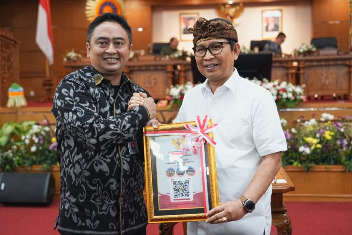 Bupati Badung I Wayan Adi Arnawa menerima LHP LKPD Tahun Anggaran 2025 dari BPK RI. Pada kesempatan tersebut, Kabupaten Badung kembali meraih Opini Wajar Tanpa Pengecualian (WTP) untuk ke-12 kalinya secara berturut-turut