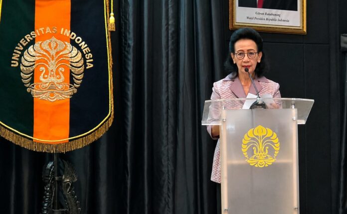 Wakil Ketua DPD RI GKR Hemas saat menyampaikan pidato pembuka dalam acara National Leadership Camp 2026 di Auditorium Vokasi Universitas Indonesia, Sabtu (20/6/2026). (Foto: DPD RI)