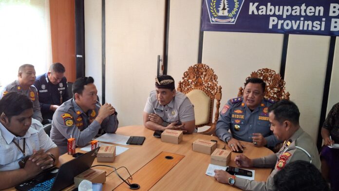 Rapat evaluasi yang digelar di Ruang Rapat Kepala Dinas Perhubungan, Puspem Badung, Kamis (2/7/2026)