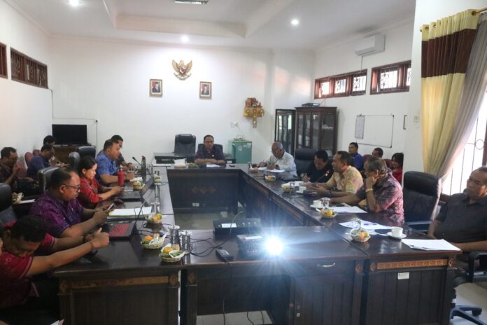 Rapat Dengar Pendapat (RDP) Komisi II DPRD Buleleng dengan tiga dinas mitra kerja di Gedung DPRD Buleleng