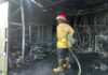 Kebakaran Gudang Kembang Api, Keluarkan Ledakan Silih Berganti, Bikin Kaget Warga Gudang kembang api yang berlokasi di Jalan Siulan, Denpasar Timur, ludes terbakar pada Selasa (15/9/2026) sekitar pukul 16.00 WITA