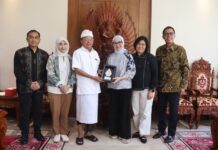 Bali Bidik Tuan Rumah WCD 2031, Koster Dukung Proses Bidding PERDOSKI Gubernur Bali, Wayan Koster saat menerima jajaran Perhimpunan Dokter Spesialis Kulit dan Kelamin Indonesia (PERDOSKI) di Jayasabha, Denpasar