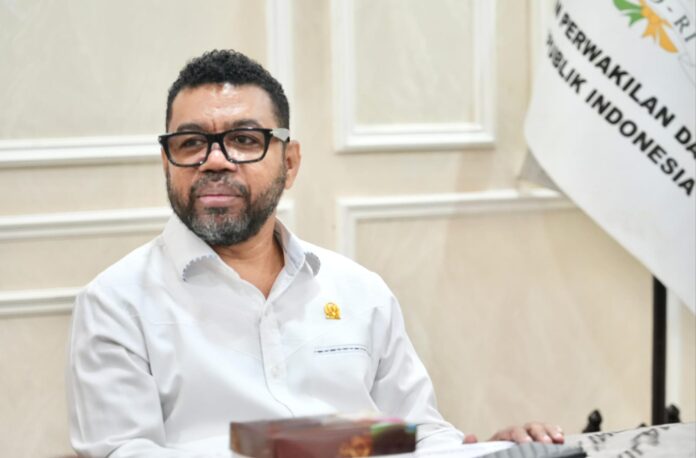 Ketua Komite III DPD RI, Filep Wamafma. (Foto: DPD RI)